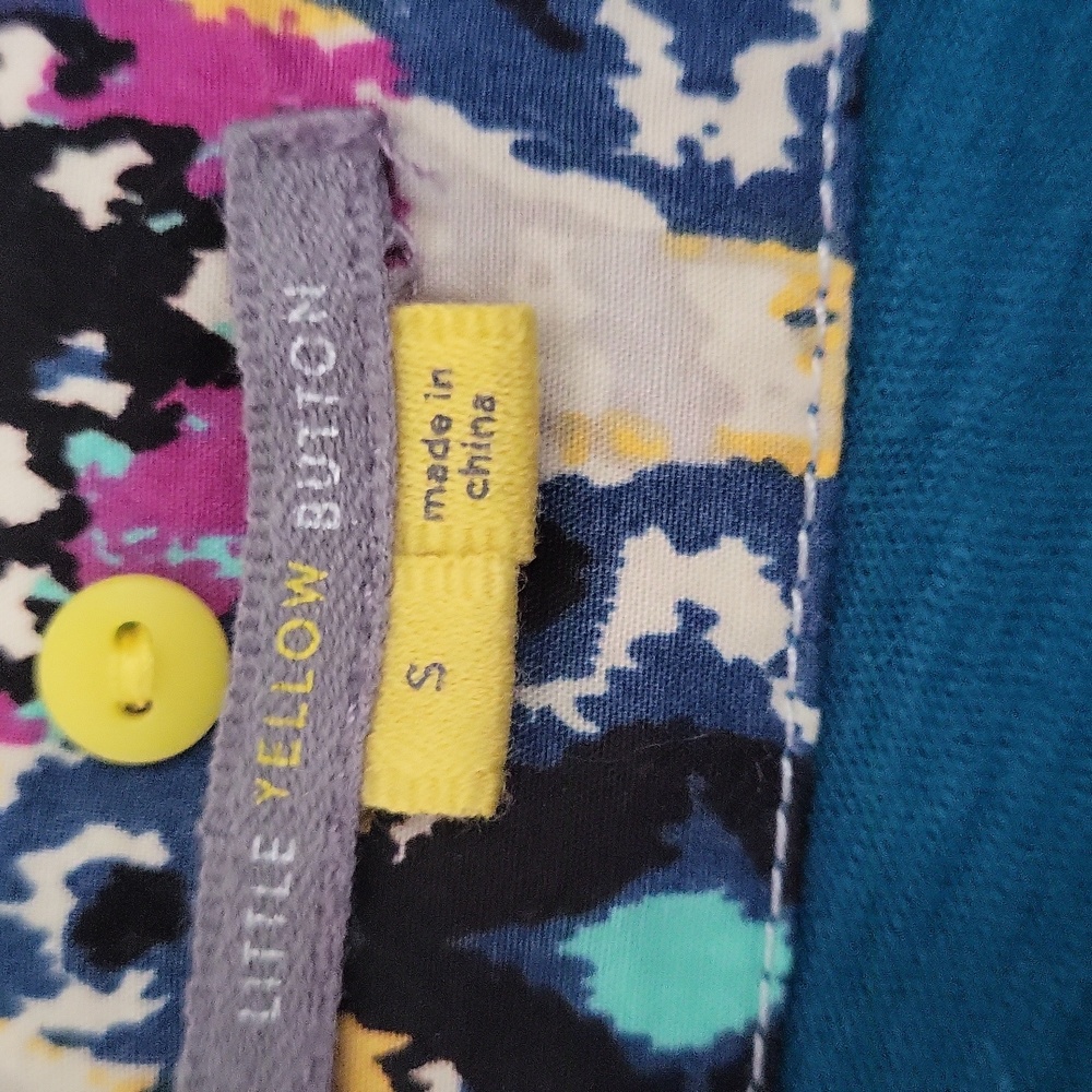 Little Yellow Button Shirt - Picture 3 of 7